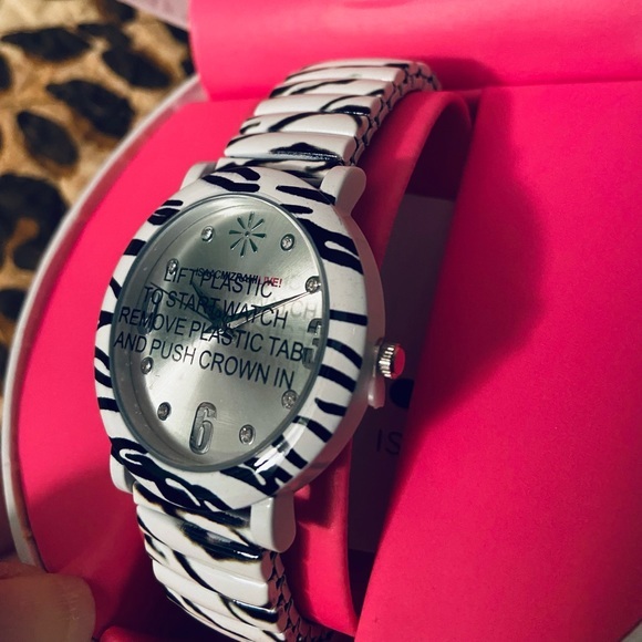 Isaac Mizrahi Live Crystal Bezel Animal Print Bracelet Band - Picture 5 of 7